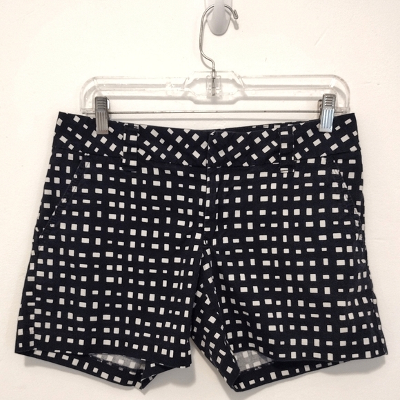 Tommy Hilfiger - Printed Khaki Shorts - Picture 8 of 8